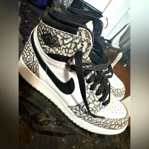 Air Jordan’s Youth Size 4 EUC